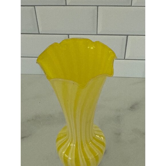 Vintage 8" Yellow Swirl Glass Vase With Scalloped Rim Clear Glass Base - Picture 4 of 5